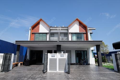 RUMAH TERES IXORA