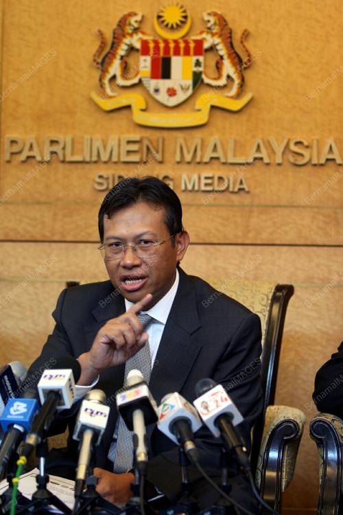 AHMAD SHABERY CHEEK