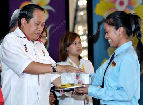 KL18_18012012_ANUGERAH