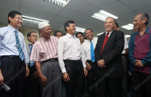 DATUK RAJA NONG CHIK RAJA ZAINAL ABIDIN