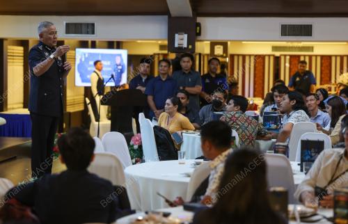 KETUA POLIS NEGARA TAN SRI ACRYL SANI ABDULLAH SANI HADIR MAJLIS