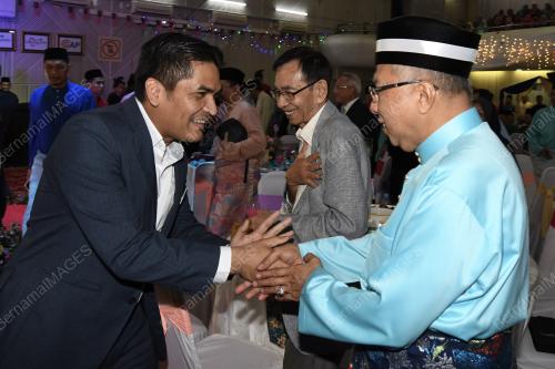 DR MOHD RADZI MD JIDIN