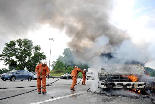 KL18_18072012_TERBAKAR