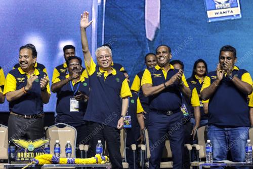 DATUK SERI ISMAIL SABRI YAAKOB