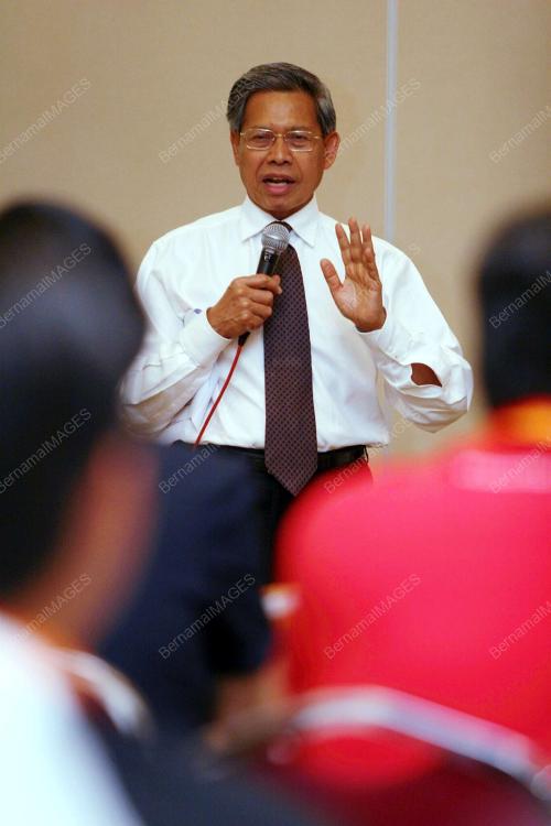 MUSTAPA MOHAMED