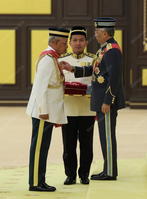 AL-SULTAN ABDULLAH RI'AYATUDDIN AL-MUSTAFA BILLAH SHAH