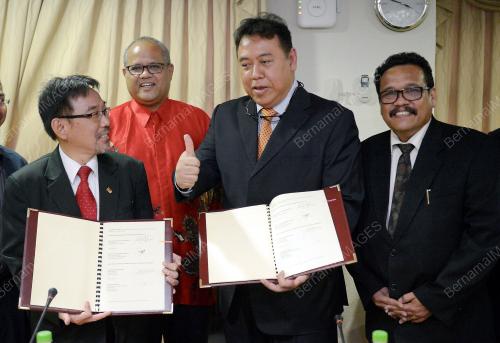 KL18_20122014_MoU_UKM