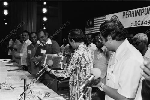 PERHIMPUNAN MIC