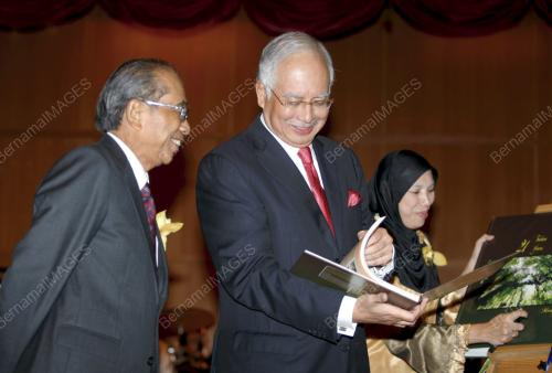 NAJIB TUN RAZAK