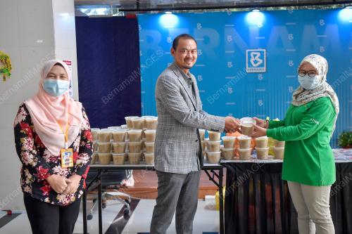 SUMBANGAN BUBUR LAMBUK DARI PHARMANIAGA