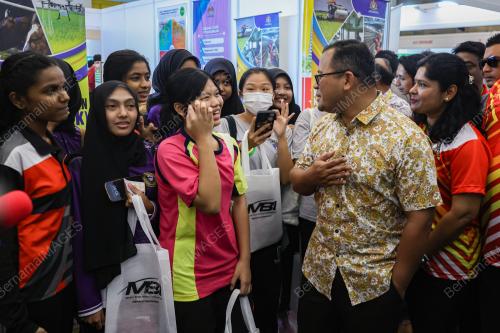 DATUK SERI AMIRUDIN SHARI