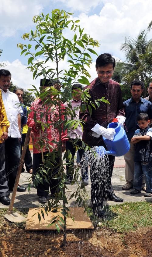 RAJA NONG CHIK RAJA ZAINAL ABIDIN