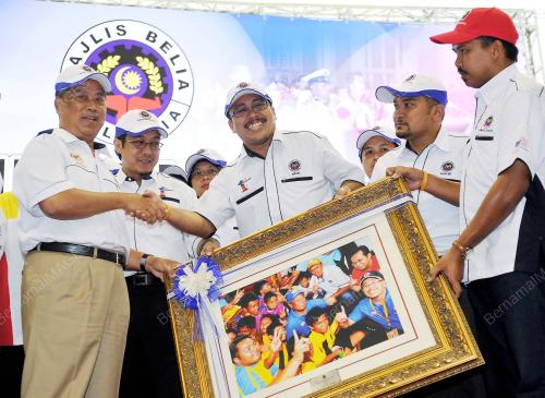 TAN SRI MUHYIDDIN YASSIN