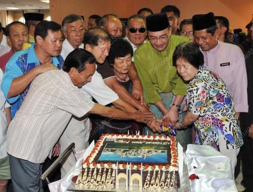 DATUK SERI HISHAMMUDDIN TUN HUSSEIN
