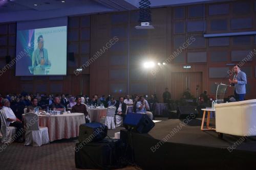 DATUK DR ASYRAF WAJDI DUSUKI
