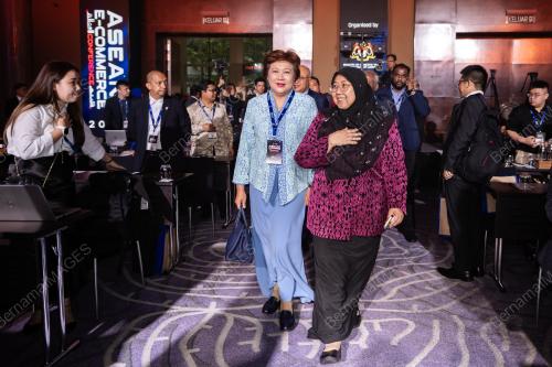 DATUK DR FUZIAH SALLEH