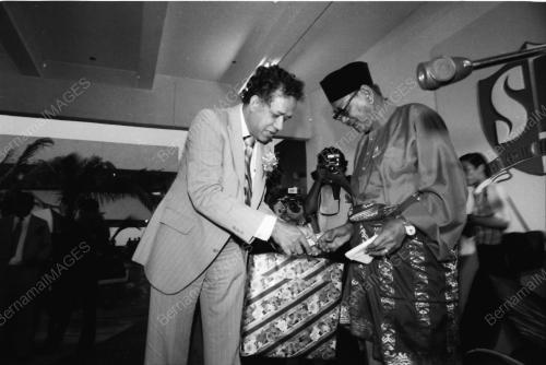 TUNKU ABDUL RAHMAN LANCAR BANGUNAN
