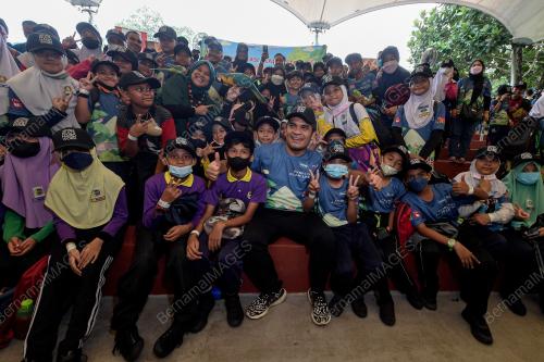 DATUK DR RADZI JIDIN