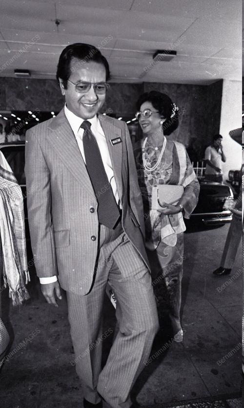 DR. MAHATHIR MOHAMAD