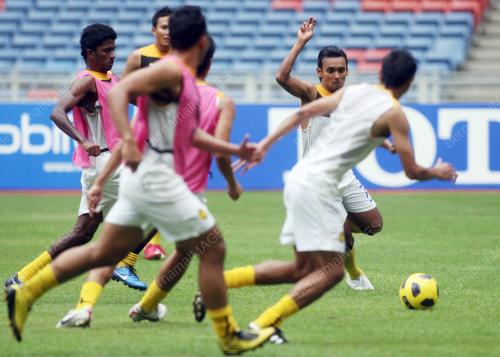 PIALA SUZUKI_LATIHAN