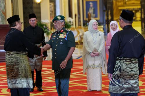 AL-SULTAN ABDULLAH RI'AYATUDDIN AL-MUSTAFA BILLAH SHAH