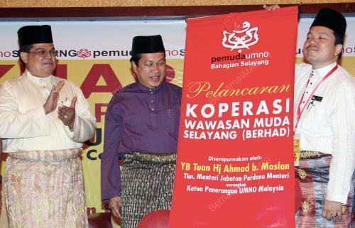 AHMAD MASLAN