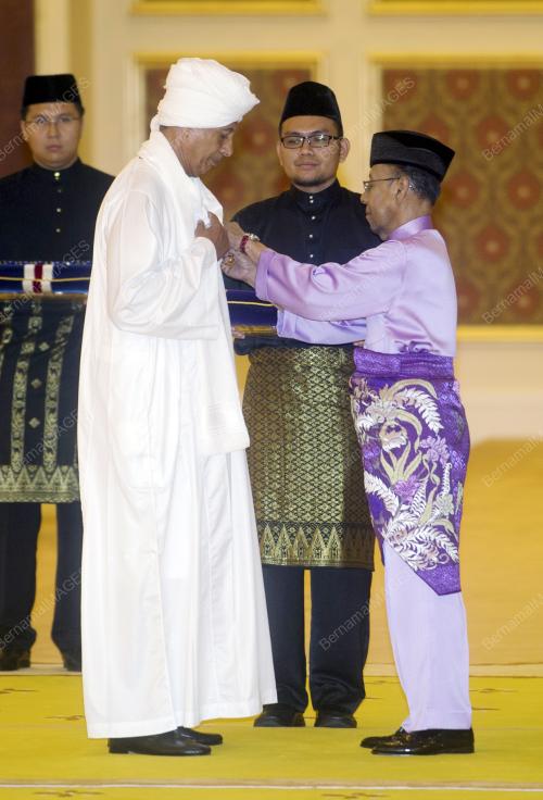 KL18_26112015_AGONG