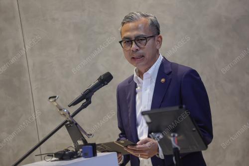 FAHMI FADZIL
