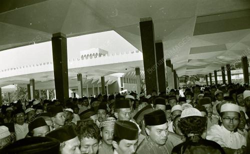 SEMBAHYANG HARI RAYA DI MASJID NEGARA