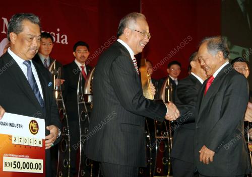 MOHD NAJIB TUN RAZAK