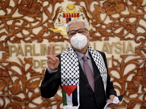 DATUK SERI ISMAIL SABRI YAAKOB