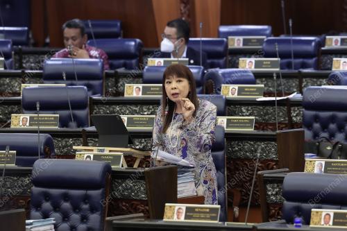 LIM HUI YING