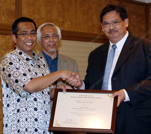 MOHAMED KHALED NORDIN