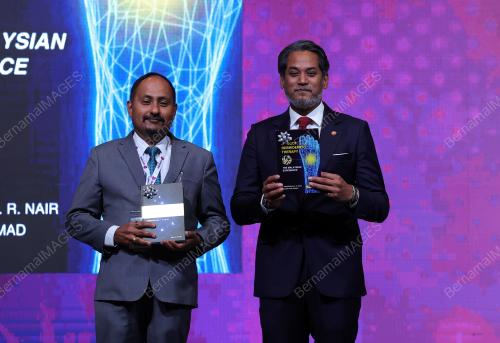 KHAIRY JAMALUDDIN