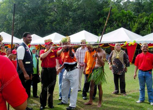 MUSTAFA MOHD NOR