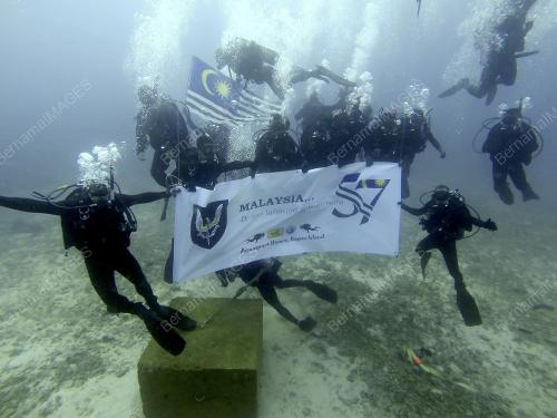 KL18_30082014_DIVE