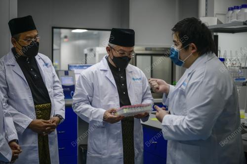 DATUK SERI DR ADHAM BABA