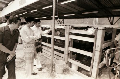 DATUK SERI DR. MAHATHIR BIN MOHAMAD