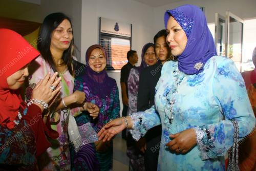 TUANKU NUR ZAHIRAH
