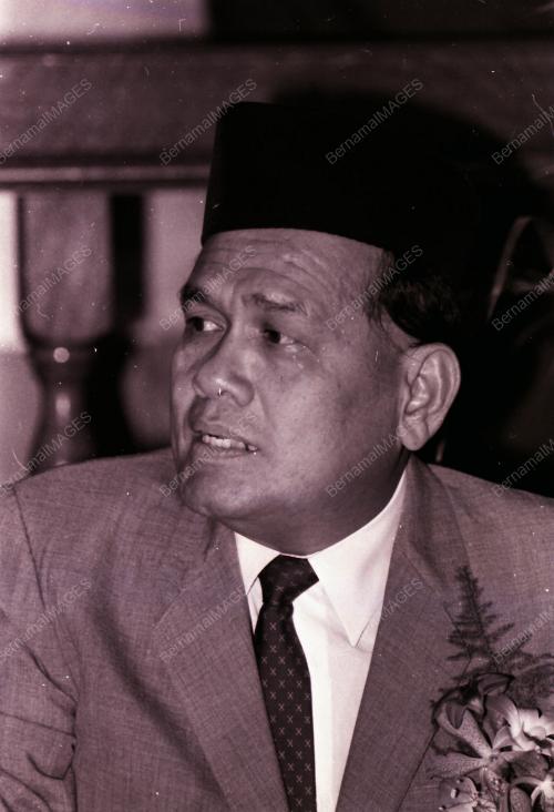 KEMPEN MAKAN DAGING ARNAB