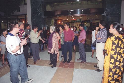 KL19-10_12_2000_ORANG_RAMAI_15012016