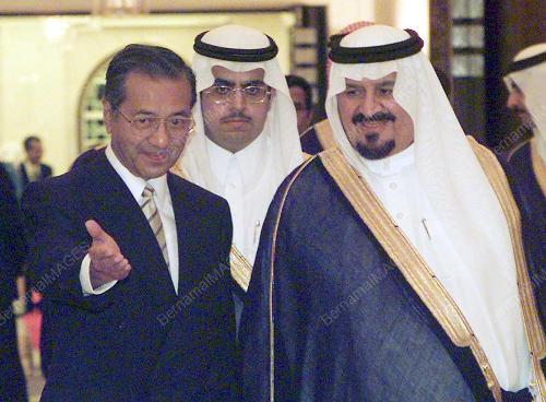 KL19-24_10_2000_MAHATHIR-AZIZ_14012016