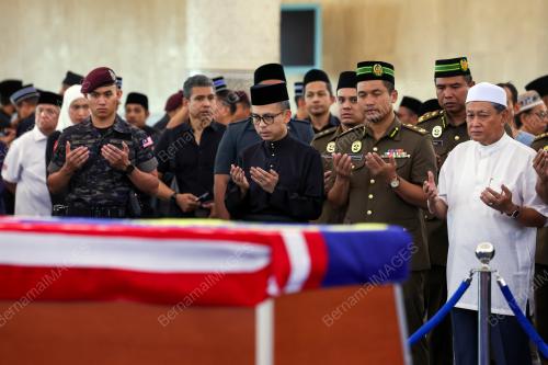 DATUK FAHMI FADZIL