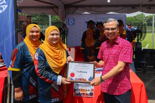 FAHMI FADZIL