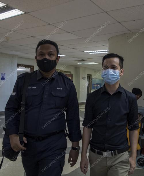 PERTUDUHAN MENGHANTAR KOMUNIKASI JELIK DAN HINA PDRM