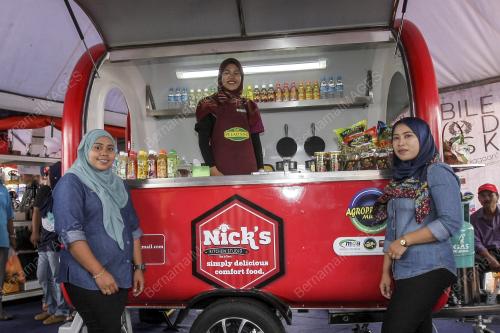 KL19_01102017_MOBILE_FOOD_KIOSK