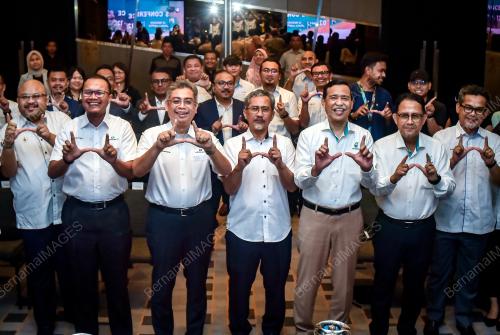 DATUK TUN AHMAD FAISAL TUN ABDUL RAZAK