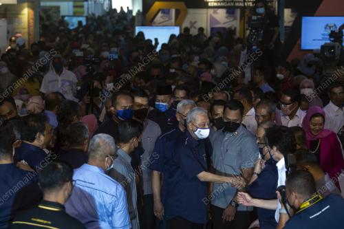 DATUK SERI ISMAIL SABRI YAAKOB