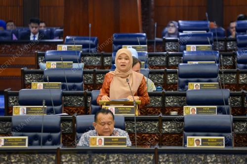 FADHLINA SIDEK