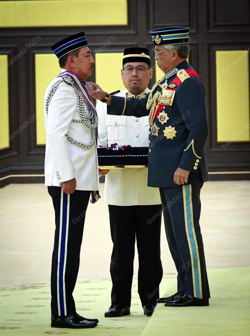 AL-SULTAN ABDULLAH RI'AYATUDDIN AL-MUSTAFA BILLAH SHAH